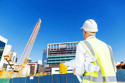 藍圖下的建設(shè)者——建筑工地工程師的施工圖景